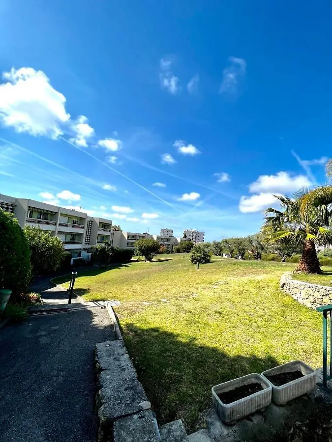 Hébergement de vacances Antibes Maeva Sea View Swimming Pool Air Conditioning And Parking